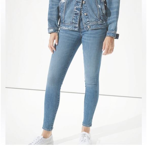 American Eagle NWT Size 00 Long Jegging Jeans Medium Wash Blue Skinny New - Picture 1 of 12